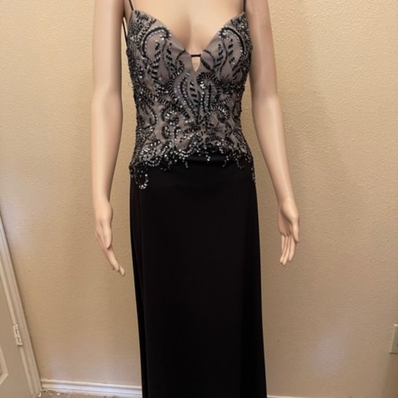 Beautiful Beaded Evening Gown - Picture 1 of 13